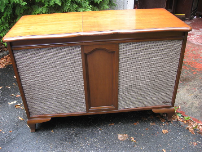 1961/1962 Fisher Chadwick C-33 Console